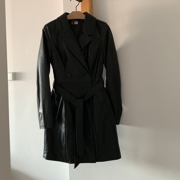 BNWT Premium H&M Vegan Leather Rain Shiny Sexy Trench Coat Black XXS - Picture 1 of 10
